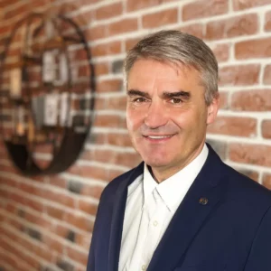 Industrie-Contact CEO Uwe Schmidt Vorstand der Hamburger PR-Agentur Industrie-Contact (IC) und Präsident des Agentur-Netzwerks „Public Relations Global Network“ (PRGN)